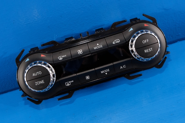 Varmeapparat betjening til Mercedes B-Klasse, electric drive, 2014-2018 (W242) (W242) (HELLA|5HB 011 631-06)