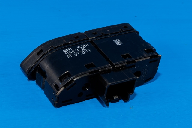 Bryter rutevarme til Ford Kuga 2013-2019 (FORD|AM5T-18K574-AC|)