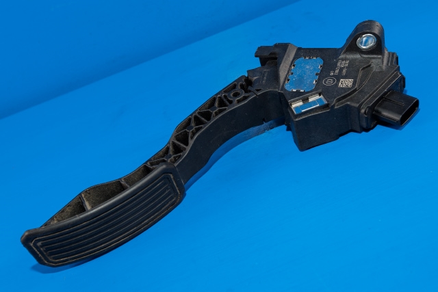 Pedal gass til Toyota RAV4, 2009-2013 (Type III, Fase 2)  (TOYOTA|78110-0W011)