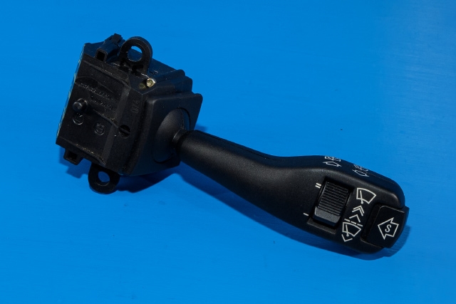 Bryter visker til BMW X5, 2000-2006 (E53) (E53) (BMW|8 375 408)