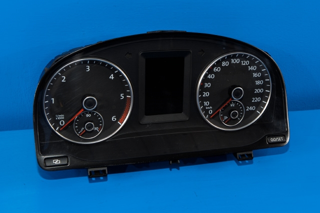 Instrumentpanel til VW Touran, 2010-2015 (Type I, Fase 3) (VAG|1T0 920 871 D)