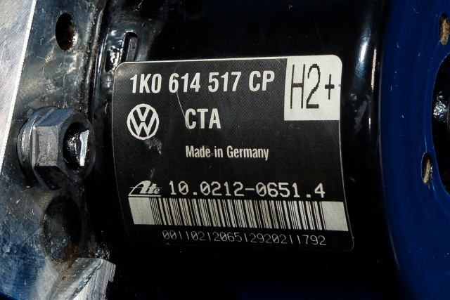 ABS sentral til VW Touran 2010-2015 (Type I, Fase 3)  (VAG|1K0 614 517 CP|1K0 907 379 BE|)