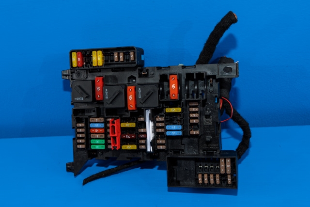 Sikringsboks til BMW i3, 2013-2022  (BMW|9 270 355)
