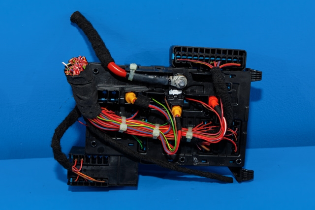 Sikringsboks til BMW i3 2013-2022  (BMW|9 270 355|)