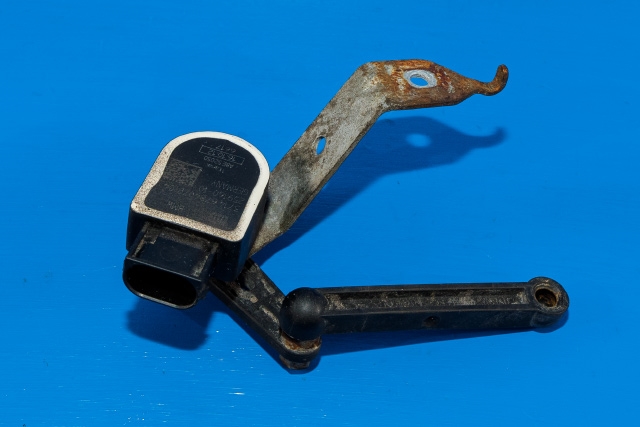 Sensor nivå, venstre bak til BMW 3-Serie, 2012-2018 (F30/F31/F34) (F30/F31/F34) (BMW|6 784 072)