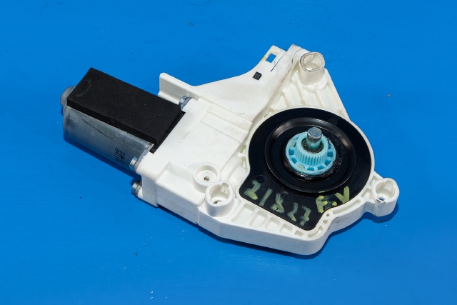 Ruteheis, kun motor, venstre foran til Audi A4 2007-2014 (Type IV) (B8) (B8) (VAG|8K0 959 801 A|)