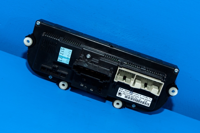 Varmeapparat betjening til Škoda Octavia 2009-2013 (Type II, Fase 2) (HELLA|5HB 009 752-43|3T0 820 047 AA|)
