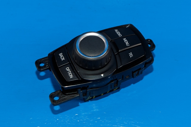 Bilstereo betjeningspanel til BMW 3-Serie, 2012-2018 (F30/F31/F34) (F30/F31/F34) (BMW|9 317 695)
