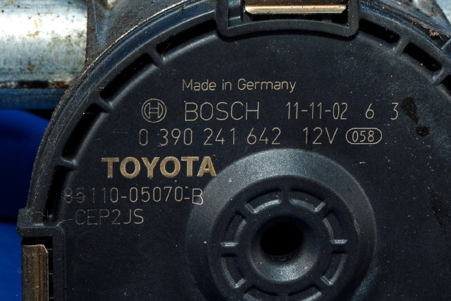 Viskermotor frontrute komplett m/overføring til Toyota Avensis 2009-2015 (Type III, Fase 1)  (BOSCH|0 390 241 642|85110-05070-B|)