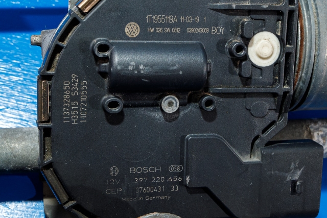 Viskermotor frontrute komplett m/overføring til VW Touran 2010-2015 (Type I, Fase 3) (BOSCH|1 397 220 656|1T1 955 119 A|)