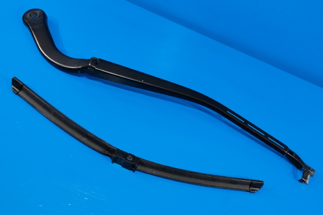 Viskerarm frontrute høyre til BMW 3-Serie, 2005-2011 (E90/E91/E92/E93) (E90/E91/E92/E93)