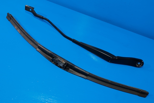 Viskerarm frontrute venstre til Volvo V40, 2012-2019  (VOLVO|31276059)
