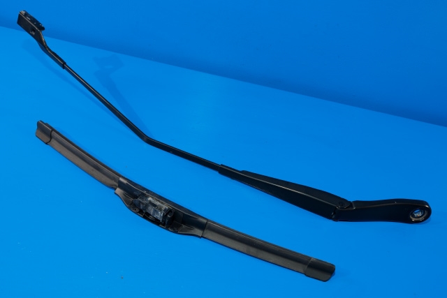 Viskerarm frontrute høyre til Volvo V40, 2012-2019  (VOLVO|31276060)