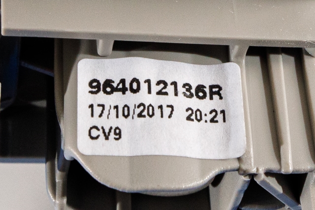 Solskjerm venstre til Renault Zoe 2013-2019 (Fase 1) (RENAULT|9640 12136R|)