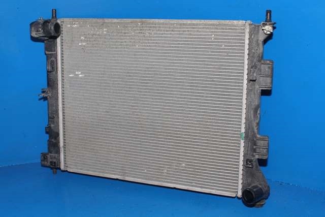 Radiator (manuell gir) til Kia Cee