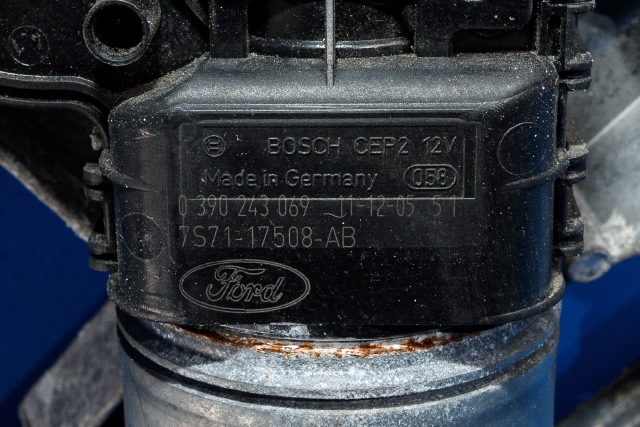 Viskermotor frontrute komplett m/overføring til Ford Mondeo 2011-2014 (Type IV, Fase 2)  (BOSCH|0 390 243 069|7S71-17508-AB|)
