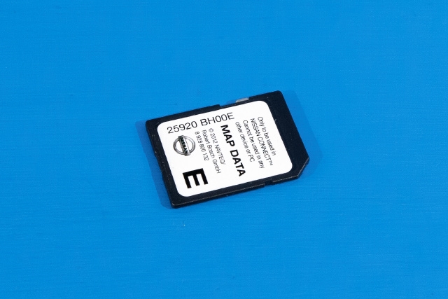 Bilstereo navigasjon til Nissan Qashqai 2010-2014 (Type I, Fase 2)  (NISSAN|25915-BH20C|)
