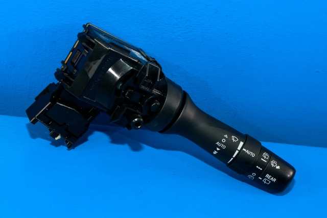 Bryter visker til Toyota RAV4 2009-2013 (Type III, Fase 2) (TOYOTA|17F462-48190|)
