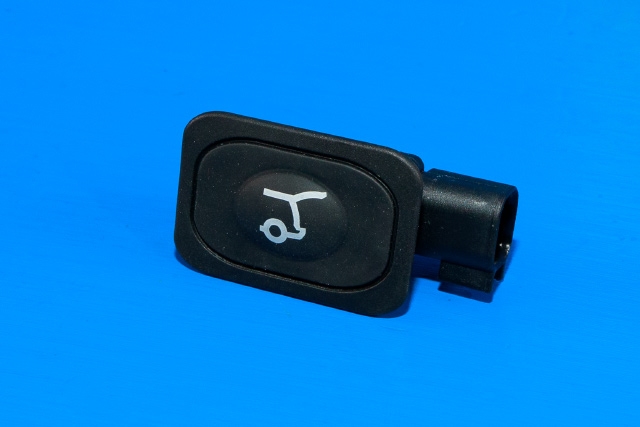 Bryter baklukeåpner til Ford Puma, 2019-->>  (FORD|DJ5T-14K147-AA)