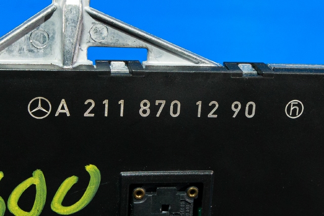 Antenne forsterker til Mercedes E-Klasse 2006-2009 (Fase 2) (W211) (W211) (MERCEDES|A 211 870 12 90|)