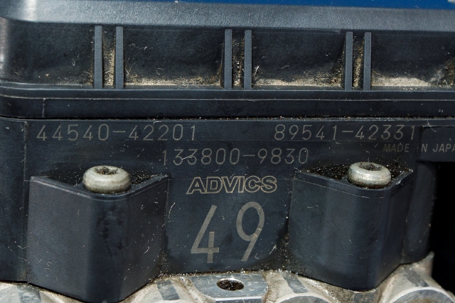 ABS sentral til Toyota RAV4 2009-2013 (Type III, Fase 2)  (ADVICS|133800-9830|44540-42201|)
