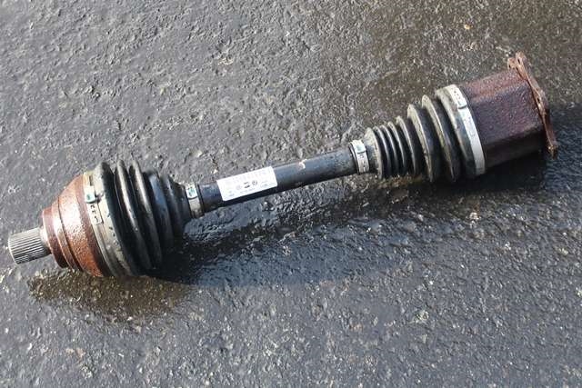 Drivaksel venstre foran, diesel/automat til VW Passat 2015-2019 (Fase 1) (B8) (B8) (VAG|3Q0 407 271 AC|)