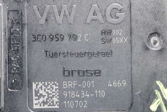 Ruteheis høyre foran til VW Passat 2011-2015 (B7) (B7) (VAG|3AA 959 702 A|)