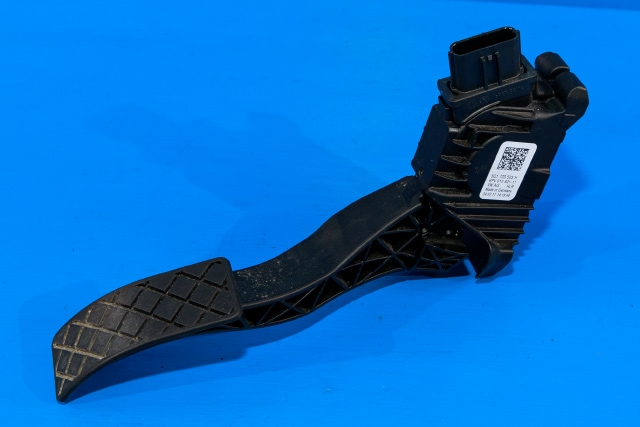 Pedal gass til Škoda Superb, 2015-->> (Type III)  (HELLA|6PV 010 621-11)