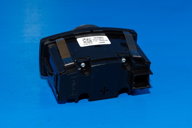 Bryter lys til Ford Focus 2014-2018 (Type III, Fase 2)  (FORD|F1ET-13A024-EA|)