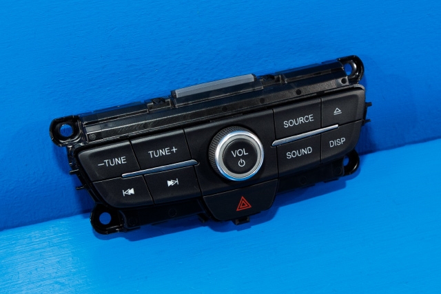 Bilstereo betjeningspanel til Ford Focus 2014-2018 (Type III, Fase 2) (FORD|F1ET-18K811-HC|)