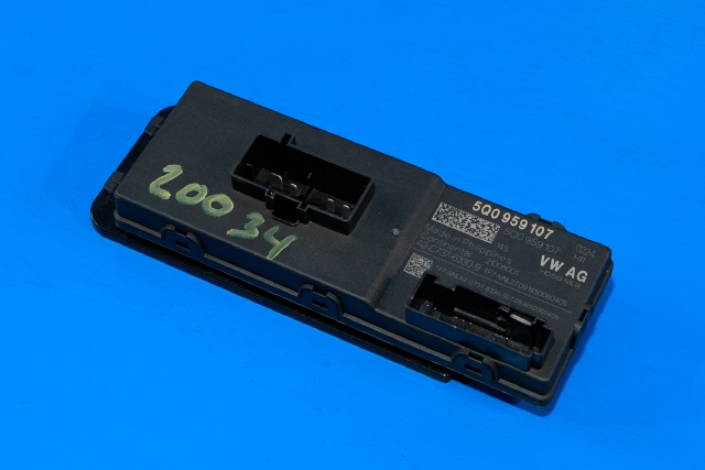 Styreenhet elektrisk bakluke til VW Passat, 2015-2019 (Fase 1) (B8) (B8) (VAG|5Q0 959 107)