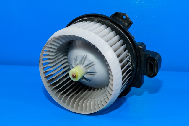 Varmeapparat motor til Toyota RAV4 2009-2013 (Type III, Fase 2) (DENSO|272700-8103|)