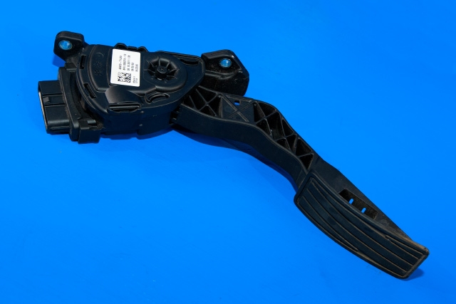 Pedal gass til Suzuki Swift, 2011-2017 (HELLA|6PV 009 074-13)