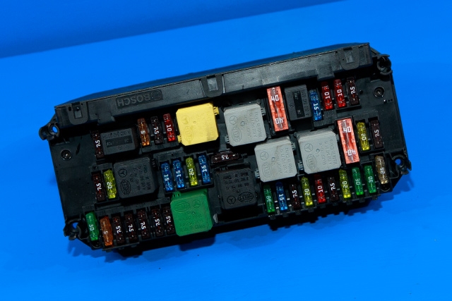 Styreenhet (SAM - Signal Acquisition Module) til Mercedes E-Klasse, Coupe/Cab 2013-2017 (Fase 2) (C207) (C207) (MERCEDES|A 212 900 69 24|)