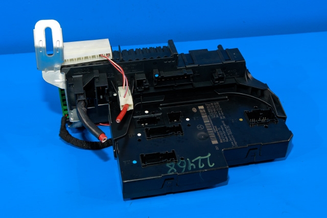 Styreenhet (SAM - Signal Acquisition Module) til Mercedes E-Klasse, Coupe/Cab 2013-2017 (Fase 2) (C207) (C207) (HELLA|5DK 011 023-15|212 900 96 22|)