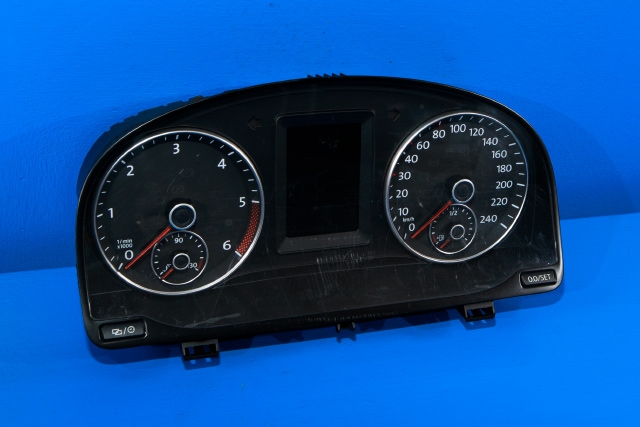 Instrumentpanel til VW Caddy, 2015-2020 (Type III, Fase 3) (VAG|2K5 920 876 F)