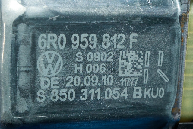 Ruteheis, kun motor, høyre bak til VW Polo 2009-2014 (Type V, Fase 1) (VAG|6R0 959 812 F|)