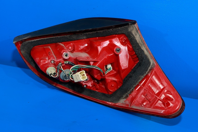 Baklykt venstre til Toyota RAV4 2006-2009 (Type III, Fase 1)