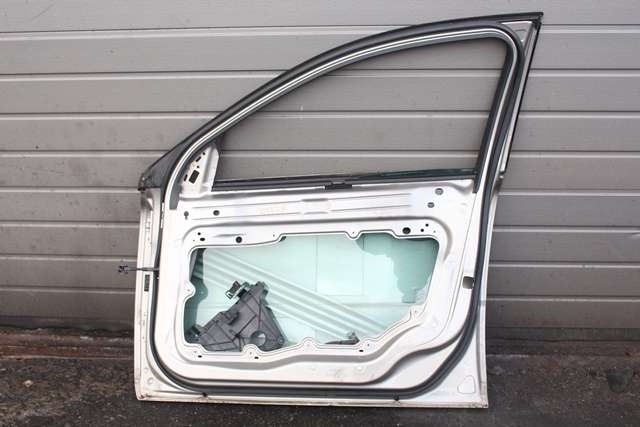 Dør høyre foran til Volvo V70 2007-2013 (Type III, Fase 1)  