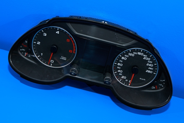 Instrumentpanel til Audi Q5 2008-2012 (Type I, Fase 1) (MAGNETI|503.002.380.504|8R0 920 900 P|)