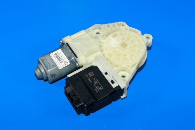 Ruteheis, kun motor, venstre bak til VW Passat, 2011-2015 (B7) (B7) (VAG|3AA 959 703 A)