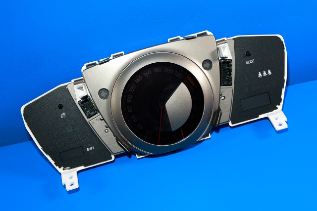 Instrumentpanel til Toyota Urban Cruiser, 2009-2014  (TOYOTA|83800-52W51-A)
