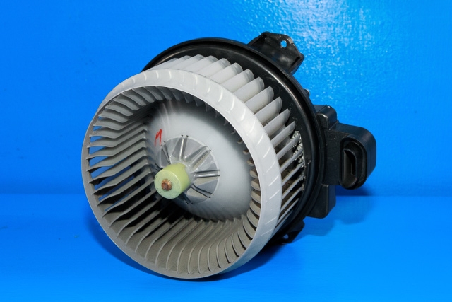 Varmeapparat motor til Toyota Avensis, 2009-2015 (Type III, Fase 1)  (DENSO|272700-8103)