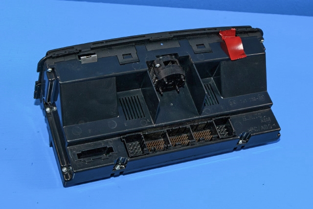 Varmeapparat betjening til Audi A8 2003-2010 (Type II) (HELLA|5HB 008 480-12|4E0 820 043 E|)