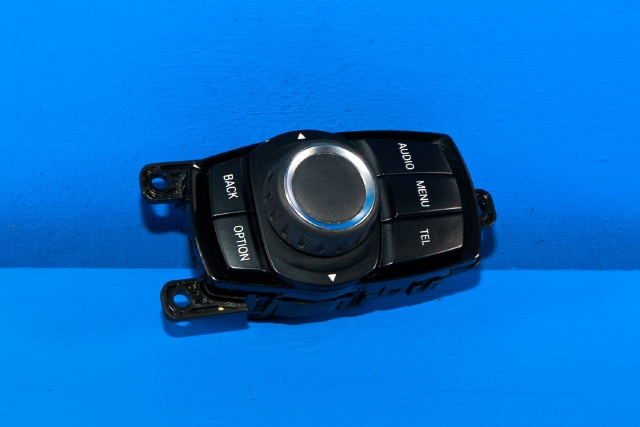 Bilstereo betjeningspanel til BMW 1-Serie, 2011-2015 (Fase 1) (F20/F21) (F20/F21) (BMW|9 261 704)