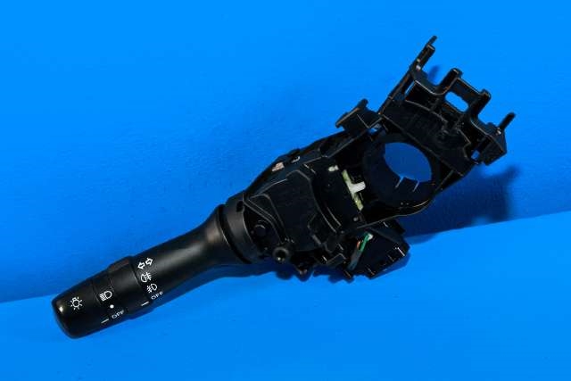 Bryter blink til Toyota RAV4 2006-2009 (Type III, Fase 1) (TOYOTA|42100-17F220|)