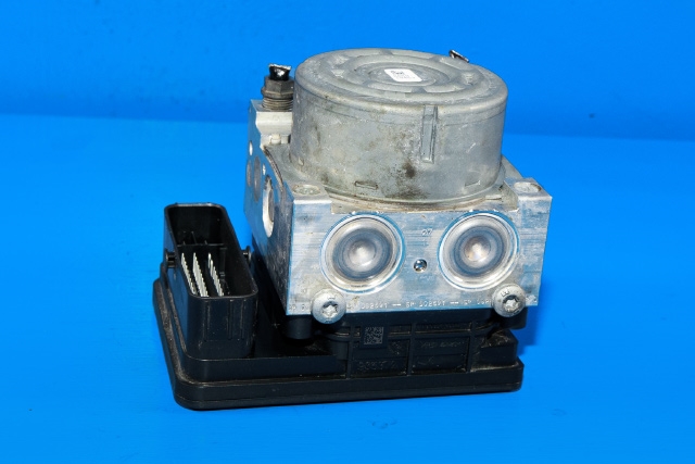 ABS sentral til VW Passat 2015-2019 (Fase 1) (B8) (B8) (VAG|3Q0 614 517 AB|3Q0 907 379 AB|)