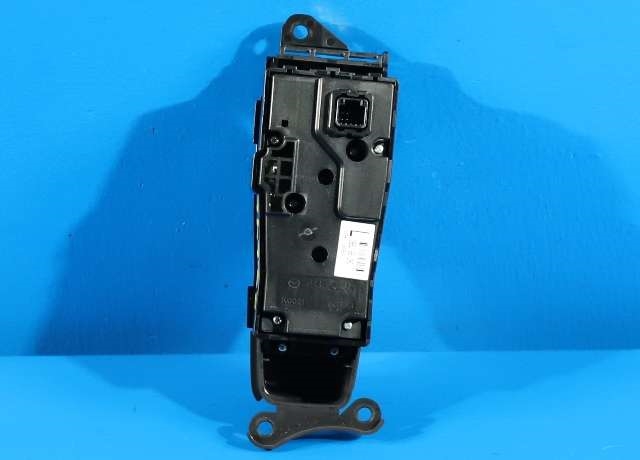 Bilstereo navigasjon betjeningspanel til Mazda CX-3 2015-2022  (MAZDA|DB5J-66-CM0|)