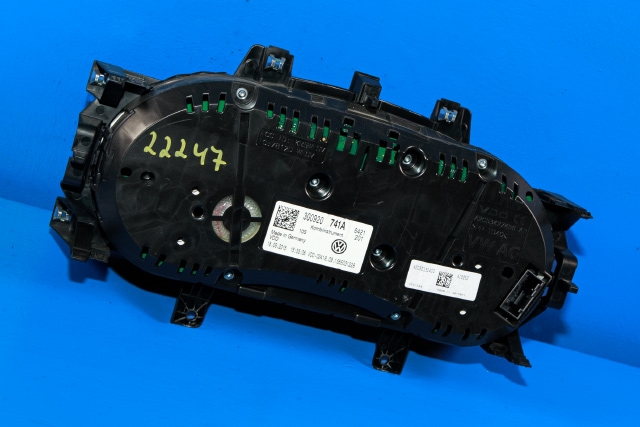 Instrumentpanel til VW Passat 2015-2019 (Fase 1) (B8) (B8) (VAG|3G0 920 741 A|)