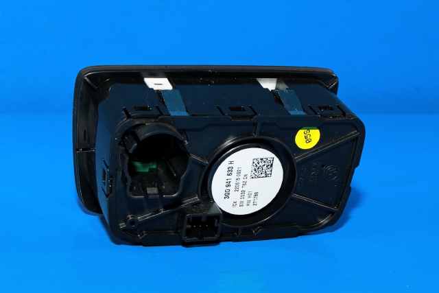 Bryter lys til VW Passat 2015-2019 (Fase 1) (B8) (B8) (VAG|3G0 941 633 H|)